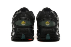 Air Max DN x Supreme “Triple Black” thumbnail 4